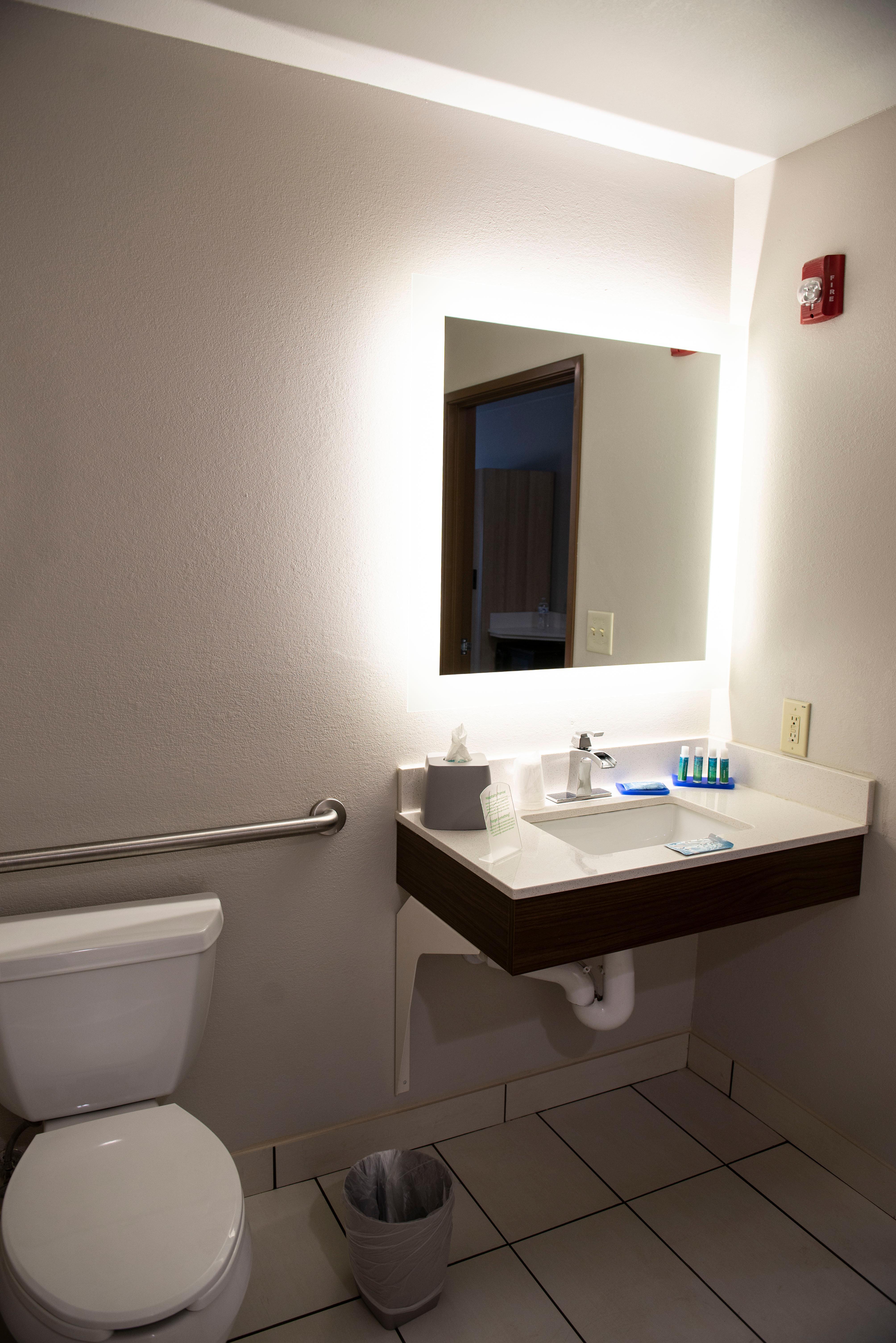 Holiday Inn Express Hotel&Suites Sedalia, an IHG Hotel Exterior foto