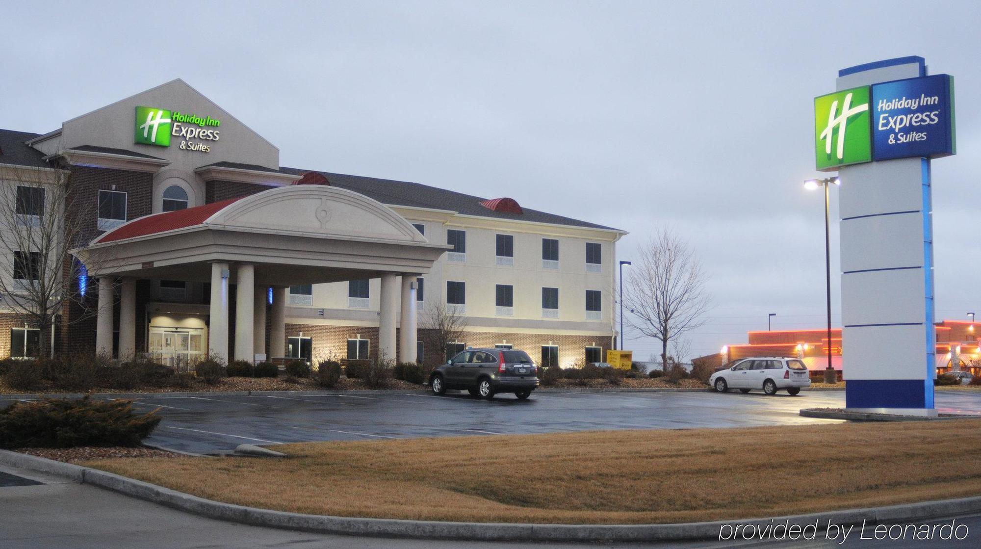 Holiday Inn Express Hotel&Suites Sedalia, an IHG Hotel Exterior foto