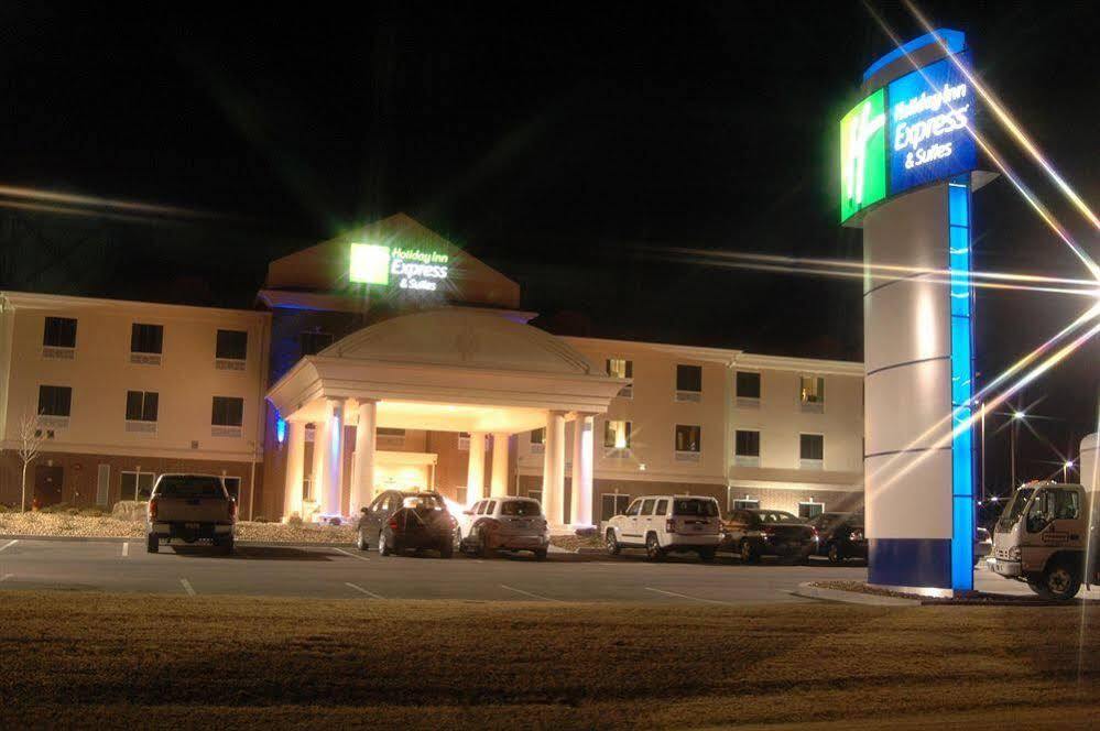 Holiday Inn Express Hotel&Suites Sedalia, an IHG Hotel Exterior foto